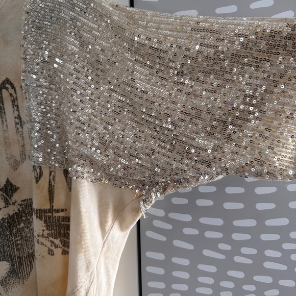 We the Free City Sparkle Tee- XS (runs large) - Picture 5 of 7